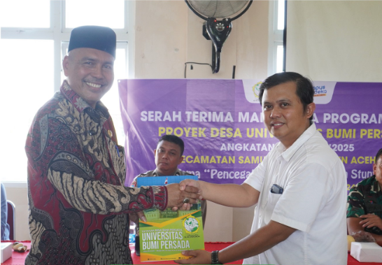 REKTOR UNBP SERAH TERIMA MAHASISWA PROGRAM PROYEK DESA DI KOTA LHOKSEUMAWE DAN KABUPATEN ACEH UTARA