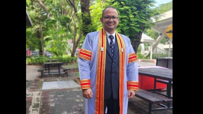 Lulus Cum Laude di Universitas Chulalongkorn Bangkok, Fauzan jadi Doktor Perdana di Kampus UNBP